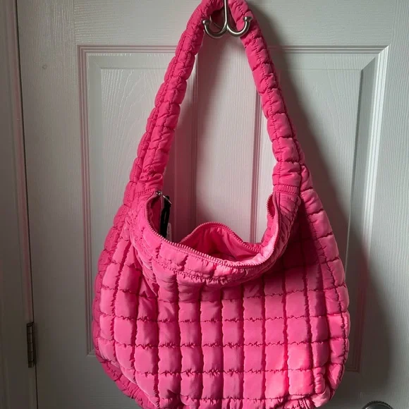 Free People Quilted Carryall Pink Bubblegum NWT w/ heart quartz charm - Picture 2 of 4
